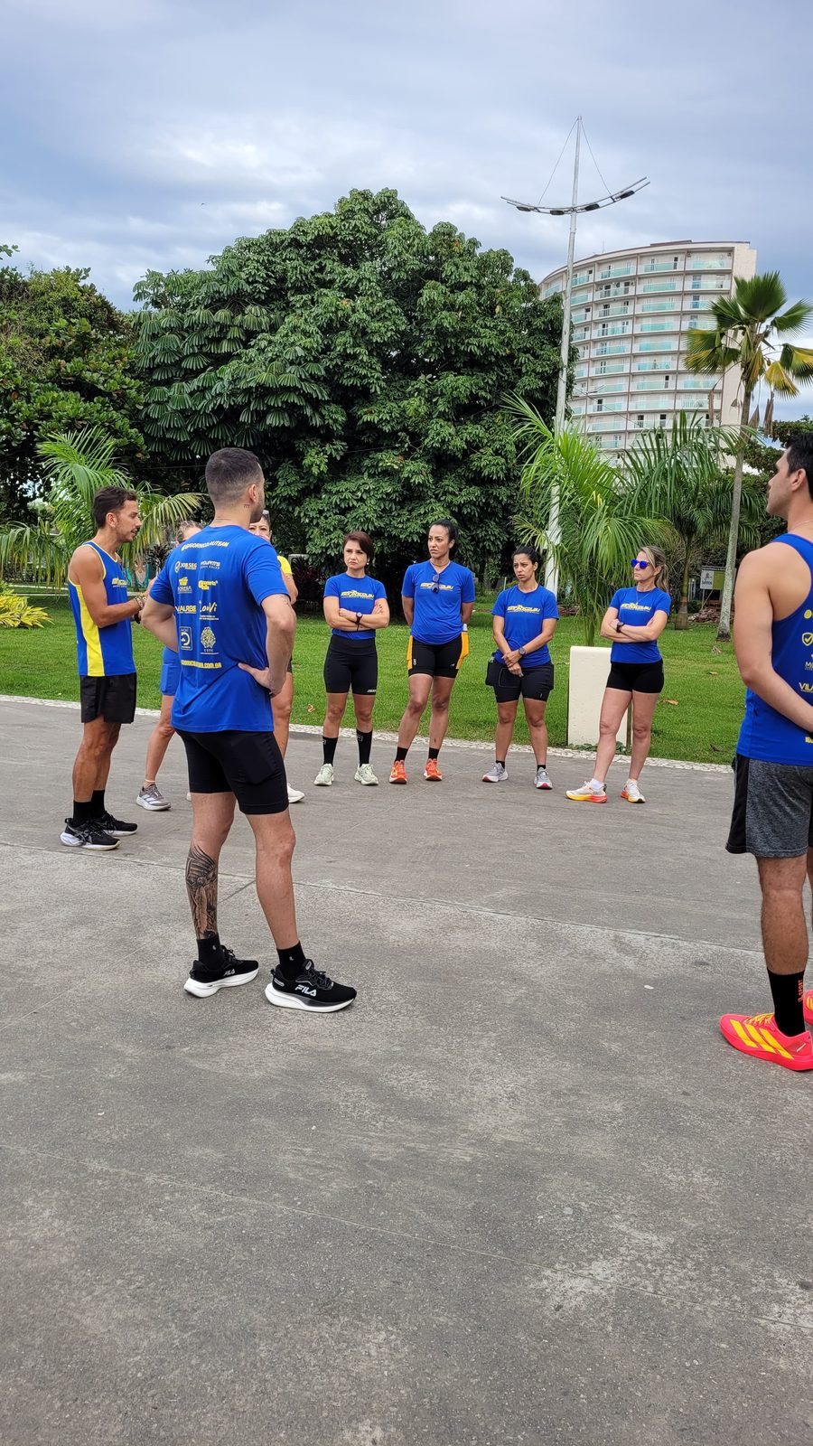 Coach reunindo a tropa no litoral — Igor Nicolau Team